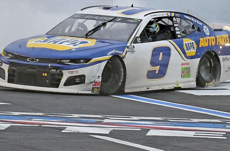 Nascar Cup Series Odds Chase Elliott Clinging To Lead