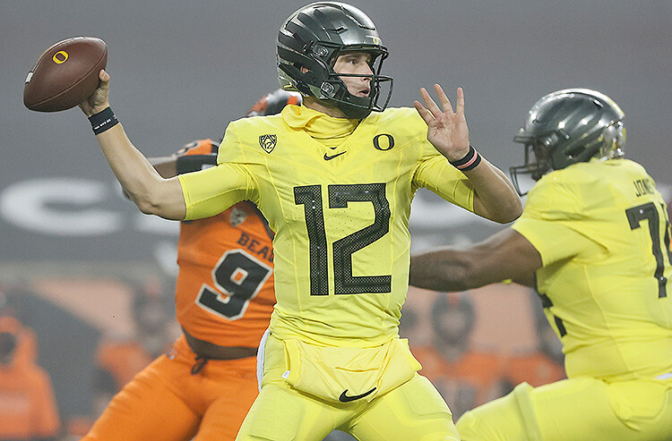 Oregon Ducks Tyler Shough NCAA
